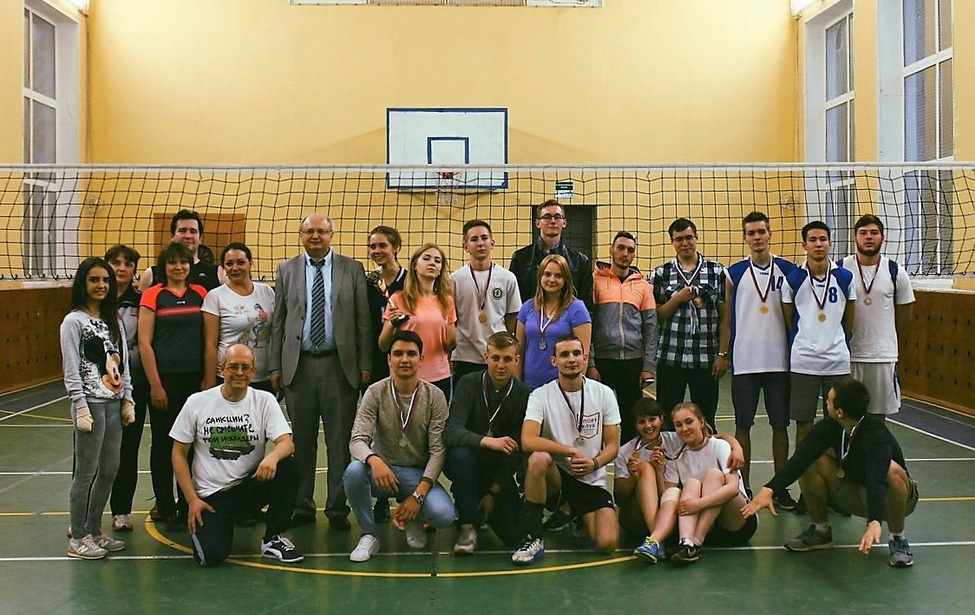 Соревнования по волейболу