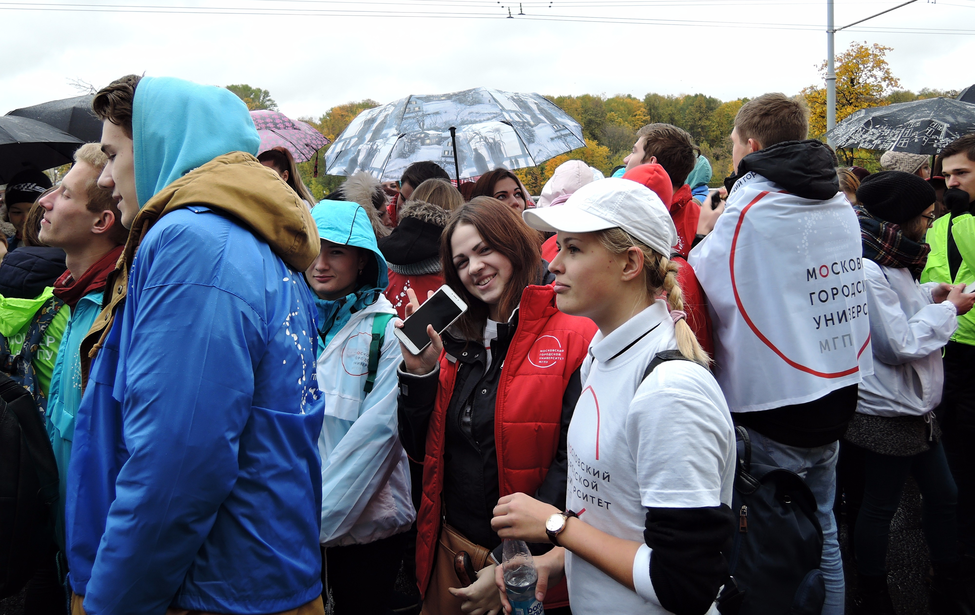 Прошлись парадом