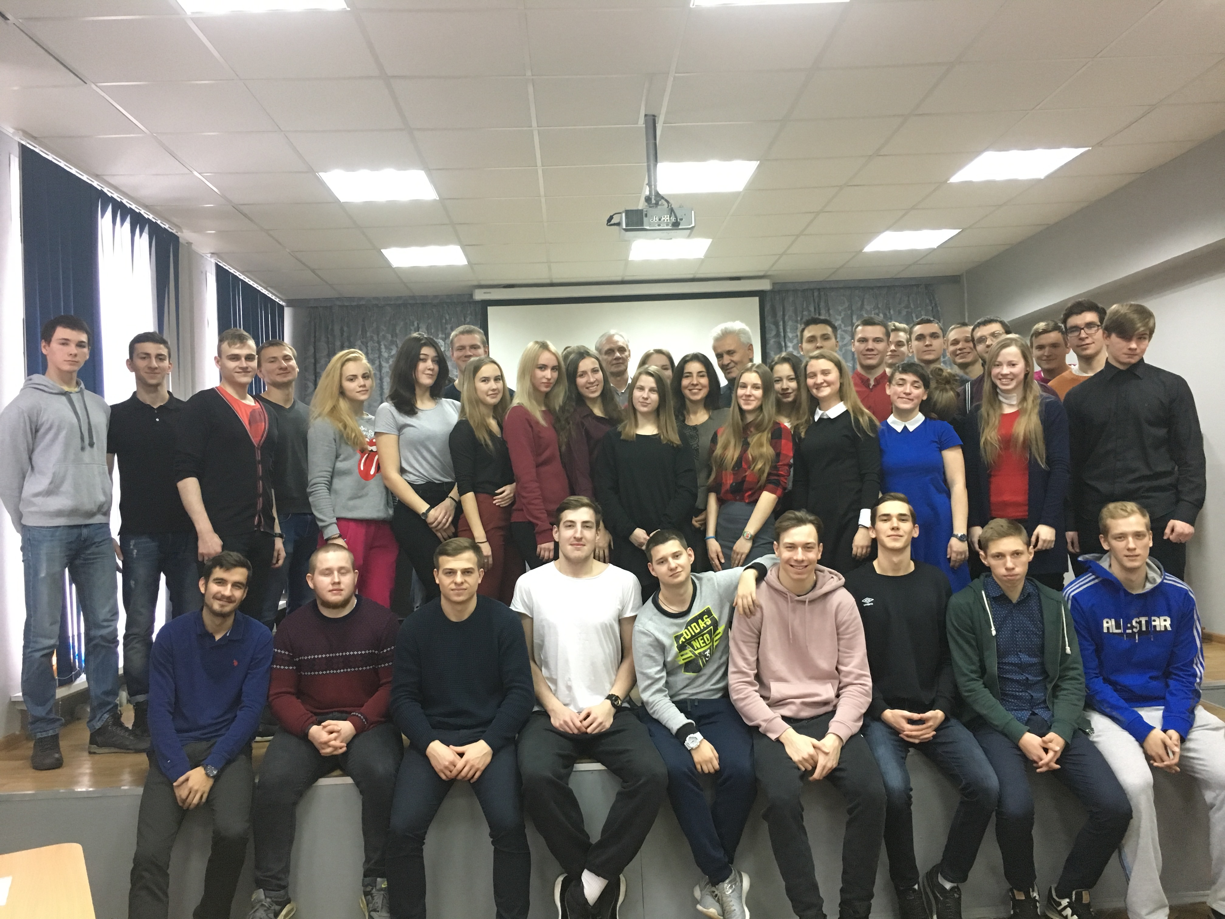 Студенты ПИФКиС учатся защищать проекты