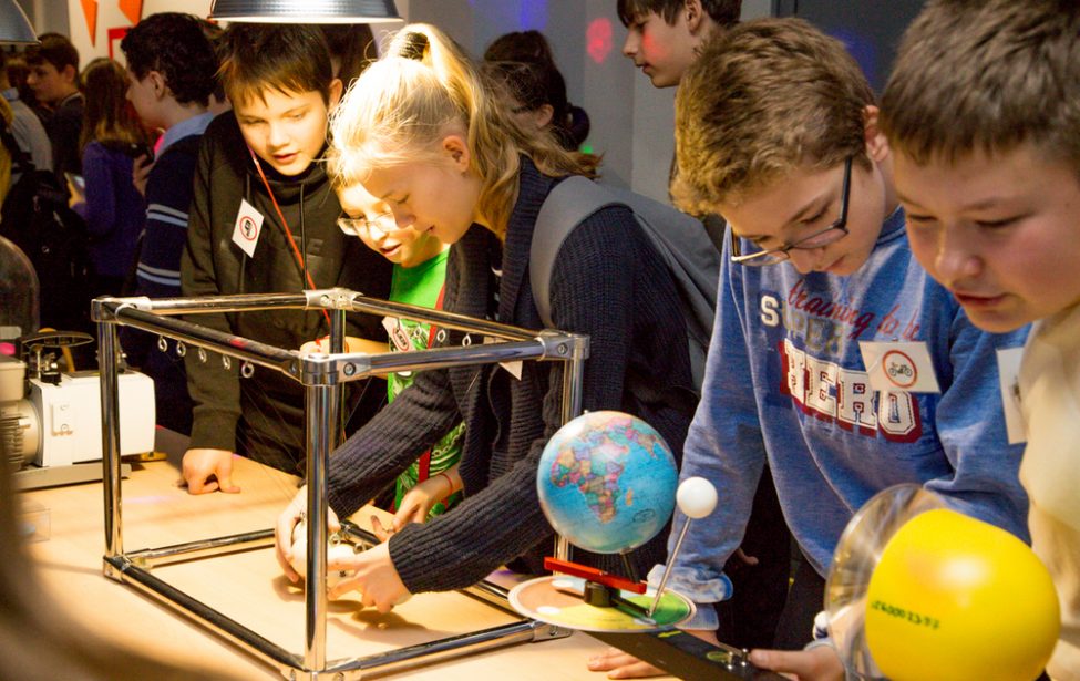 Ваш детский праздник в «Лаборатории ЭйнштейниУМ»