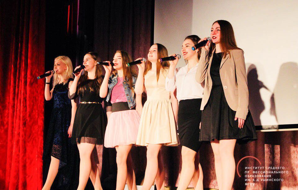 Поздравляем с&nbsp;женским днём!