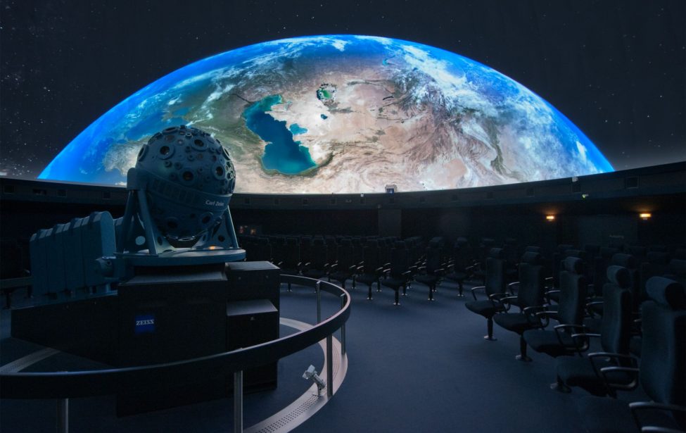 Треть опрошенных россиян не&nbsp;дружит с&nbsp;астрономией. Почему?