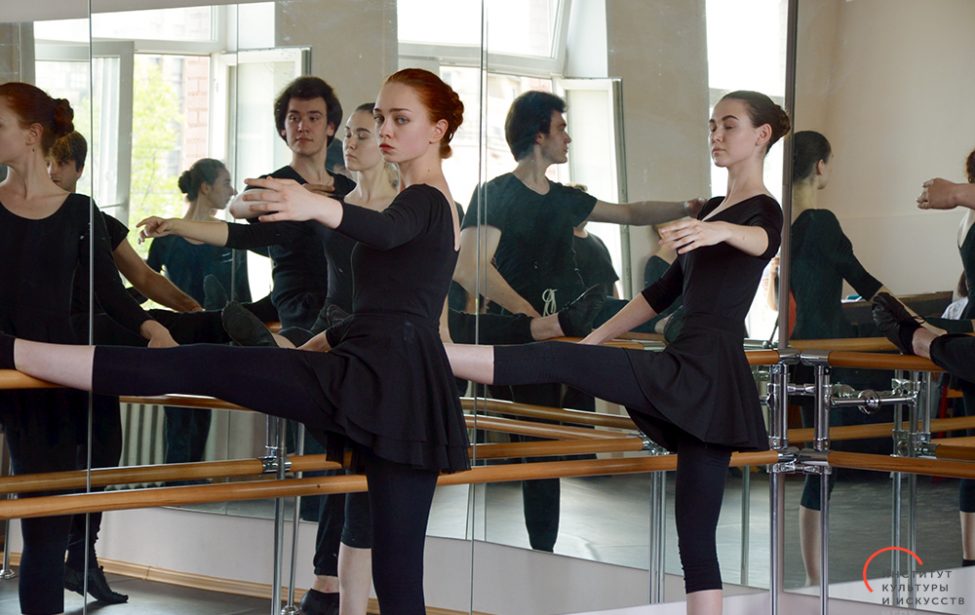 Пластическое воспитание. Показ на 1 курсе АДТ