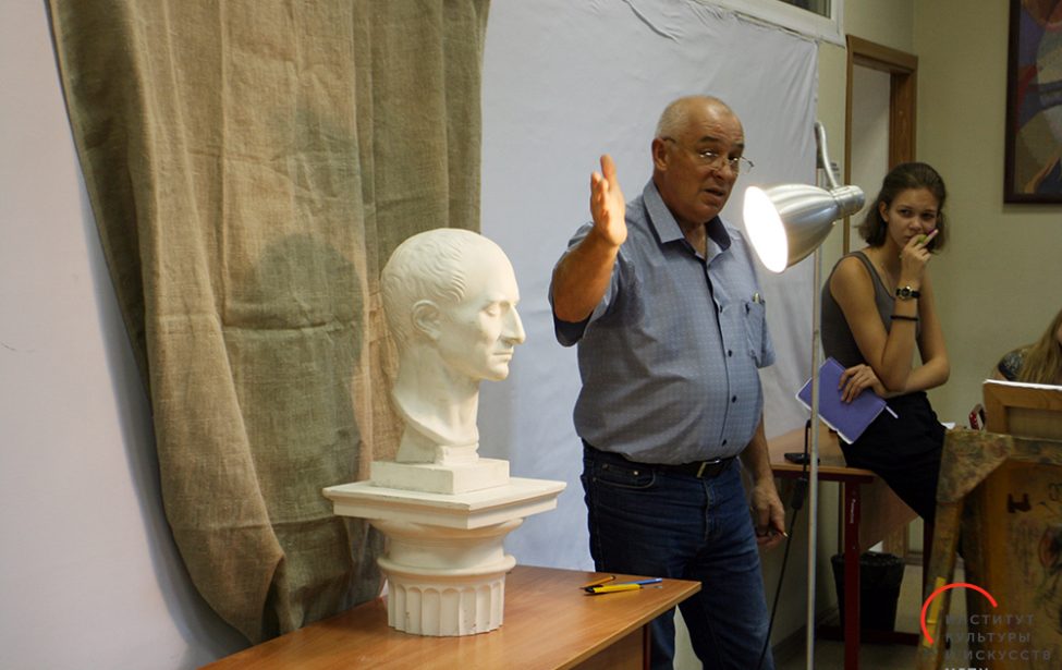 #КлассИКИ: мастер-класс по рисунку профессора Сергея Рощина