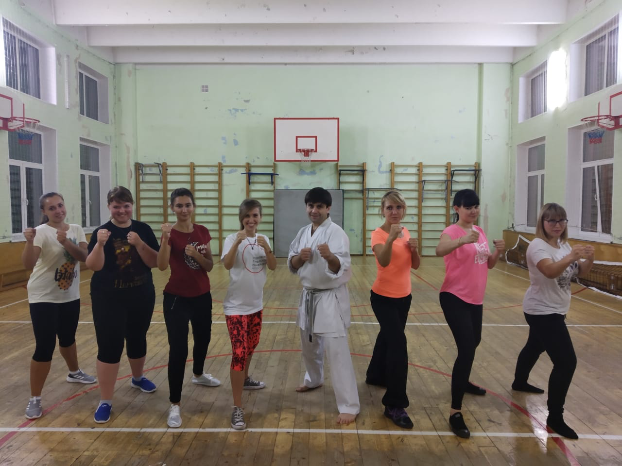 Обучение начальной базе каратэ-до