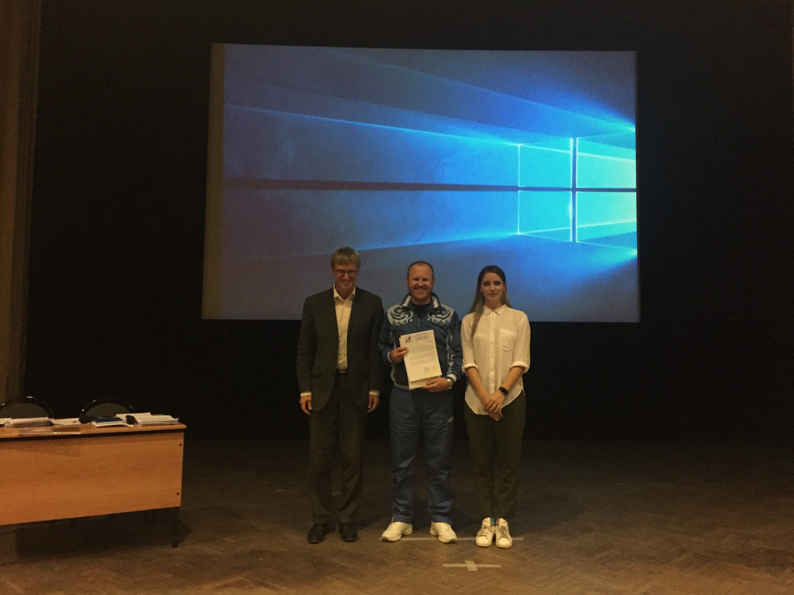 Новые герои награждены на ученом совете института