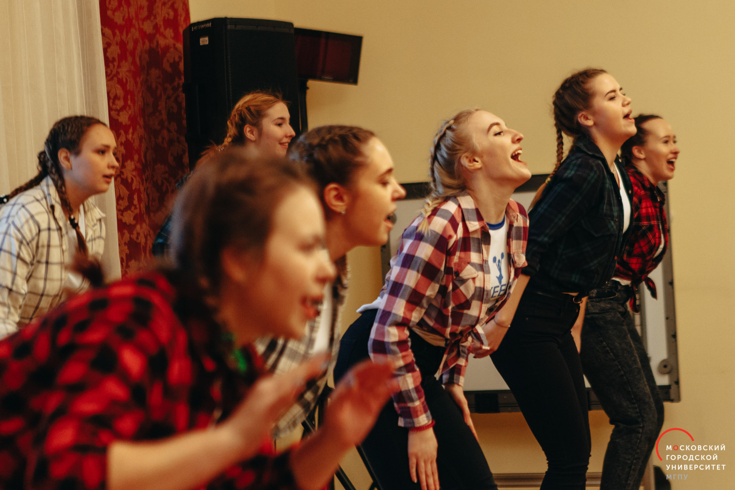 Вручение свидетельств первым выпускникам Школы вожатых