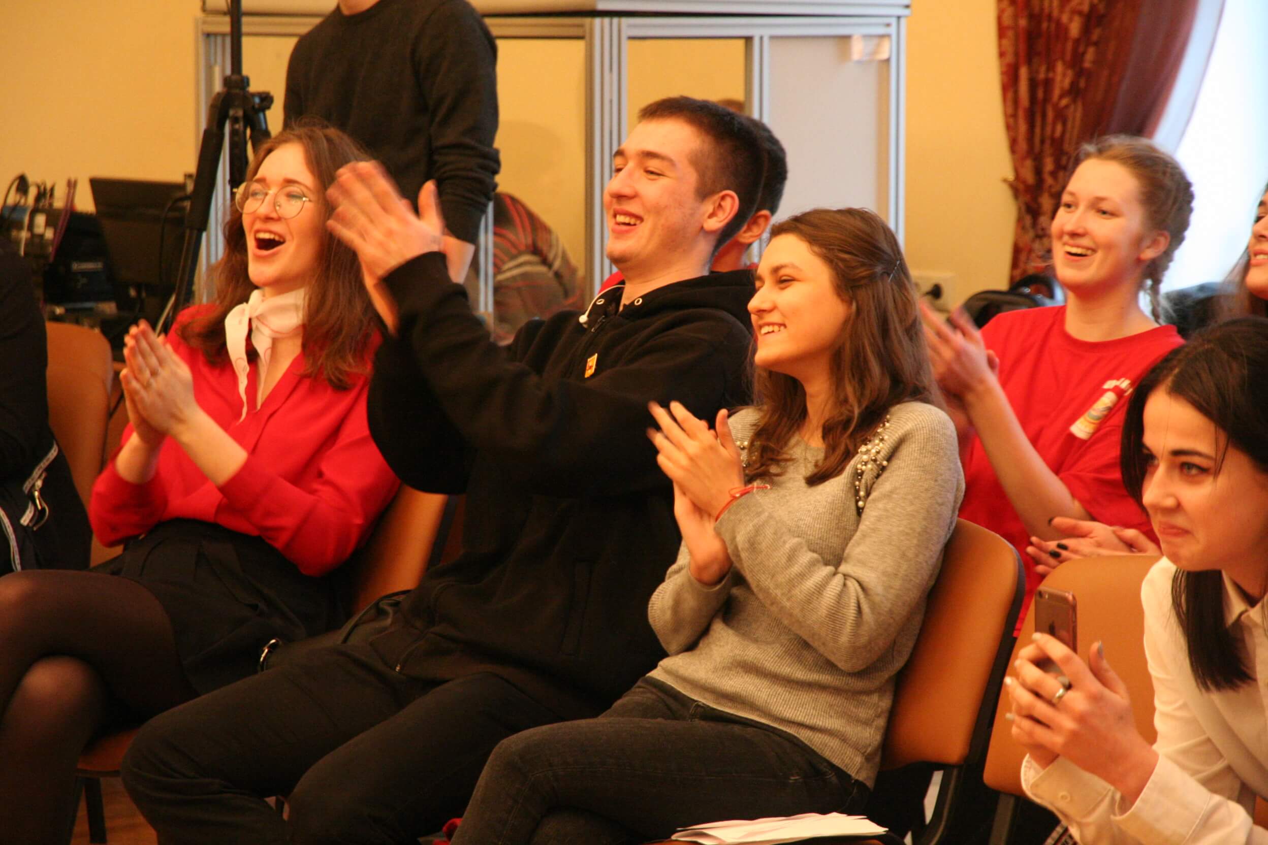 Московские школьники раскрасили зиму!