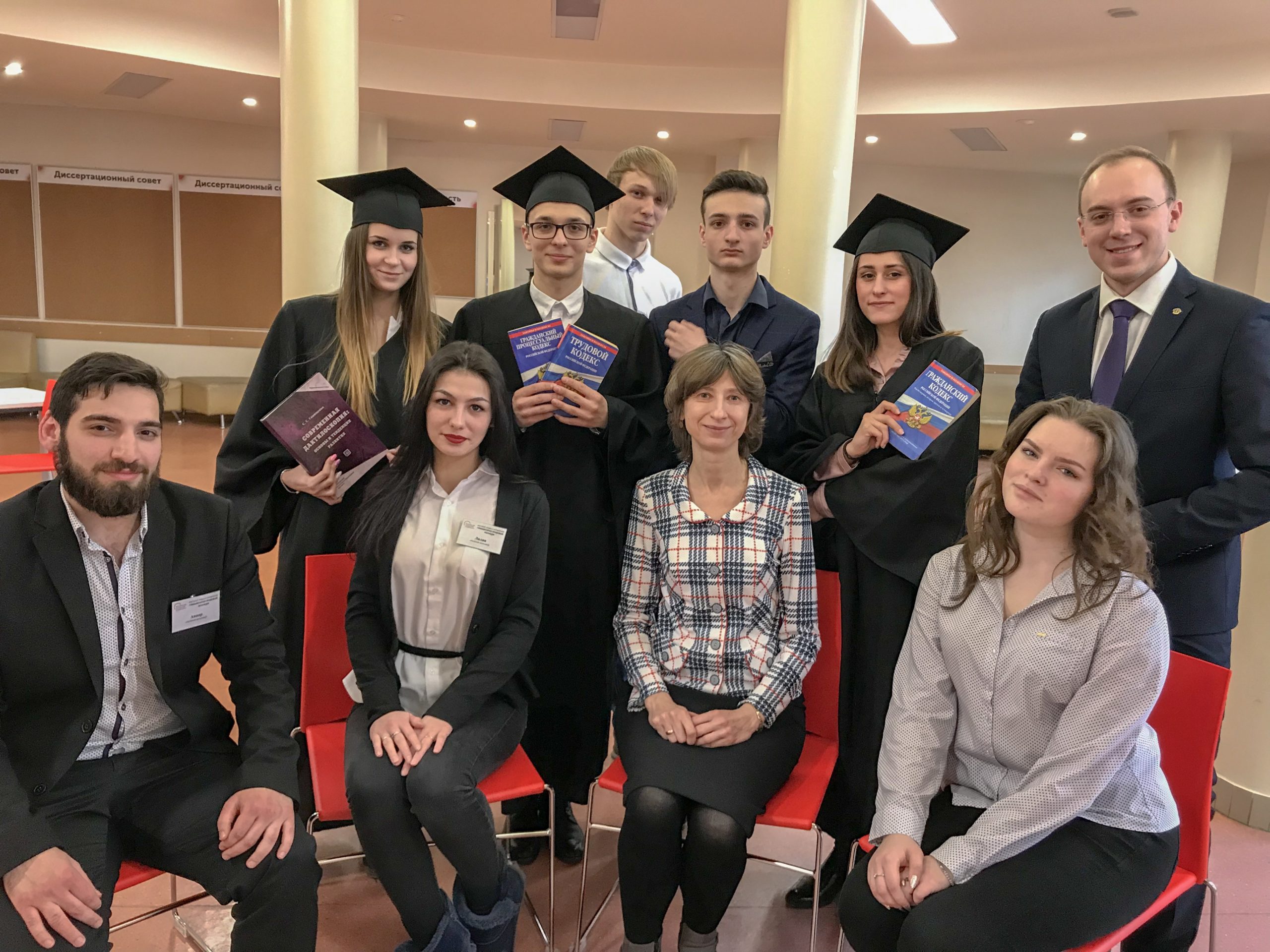 Двери открыты