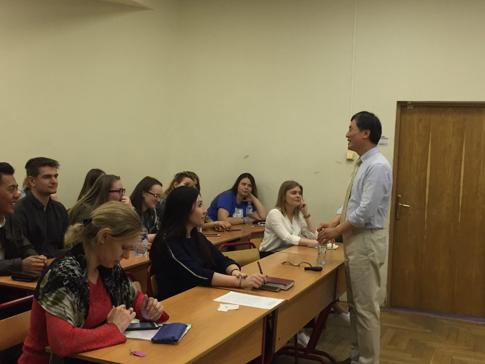 Лекции профессора Ханьянского университета