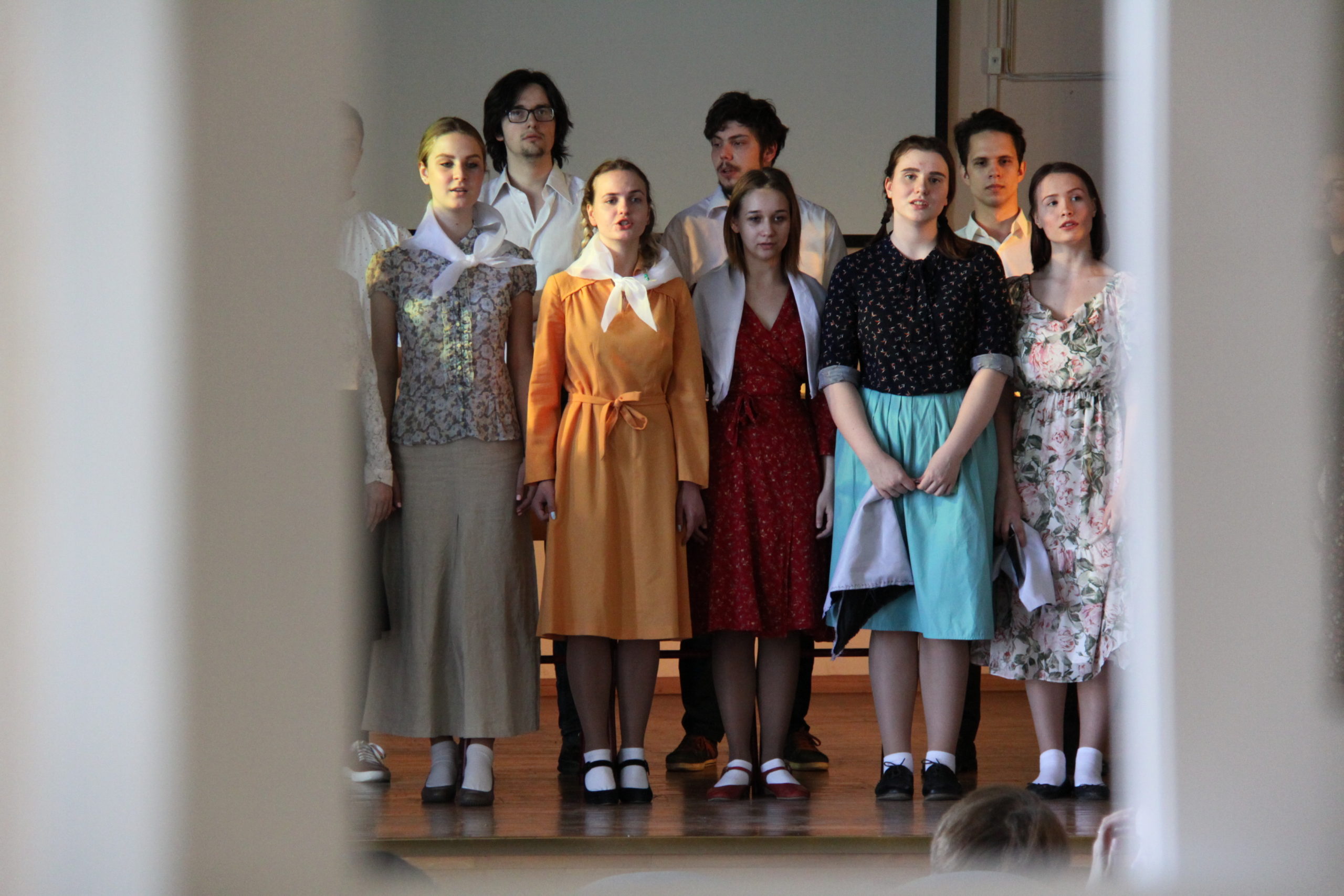 1На свете просто в восемнадцать