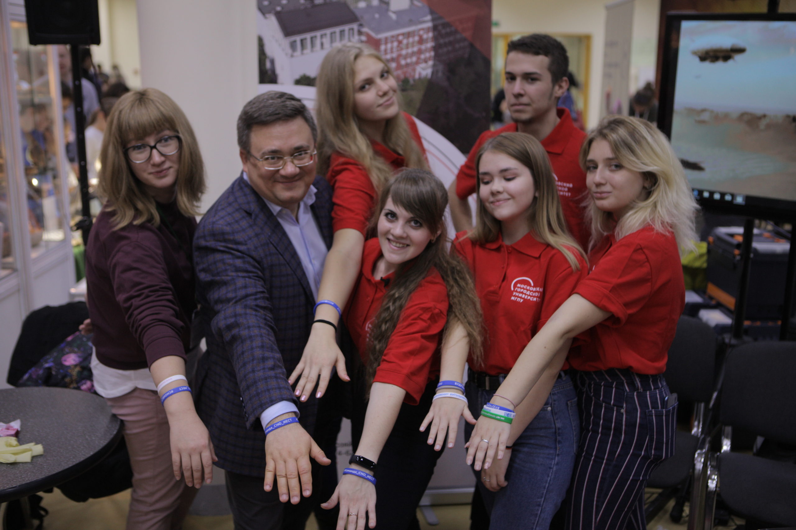 Команда ИЕСТ на фестивале науки