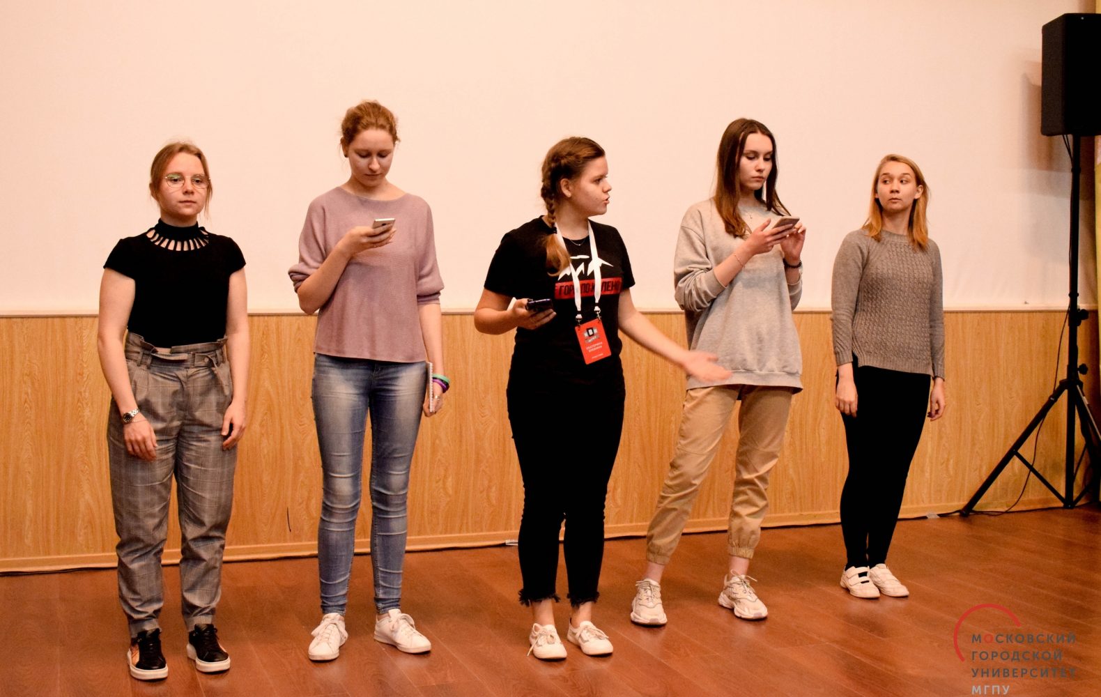 Студенты ИЦО в школе КВН