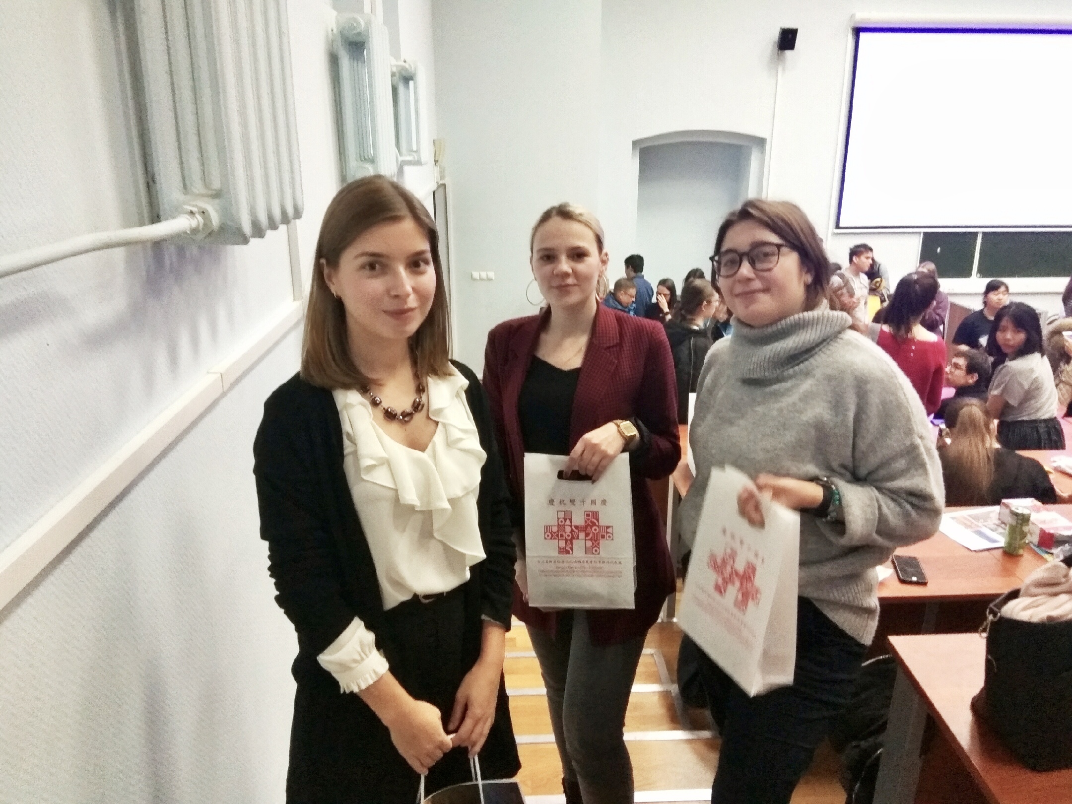Студенты кафедры китайского языка приняли участие в фотовыставке в ИСАА МГУ
