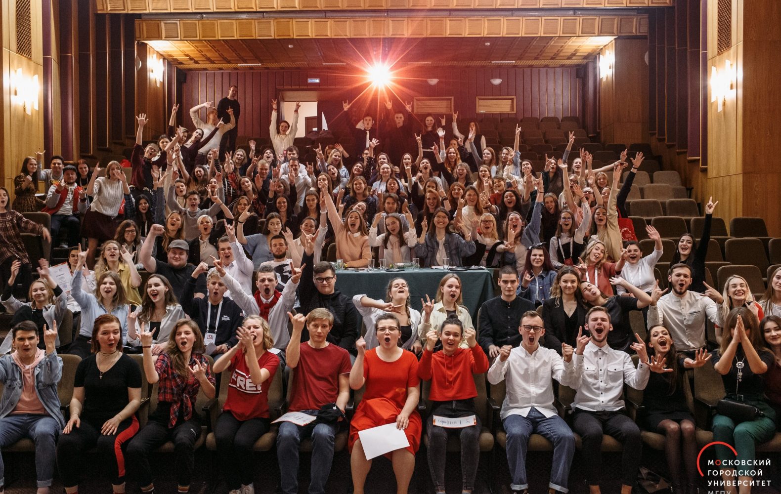 Студенты ИЦО в школе КВН