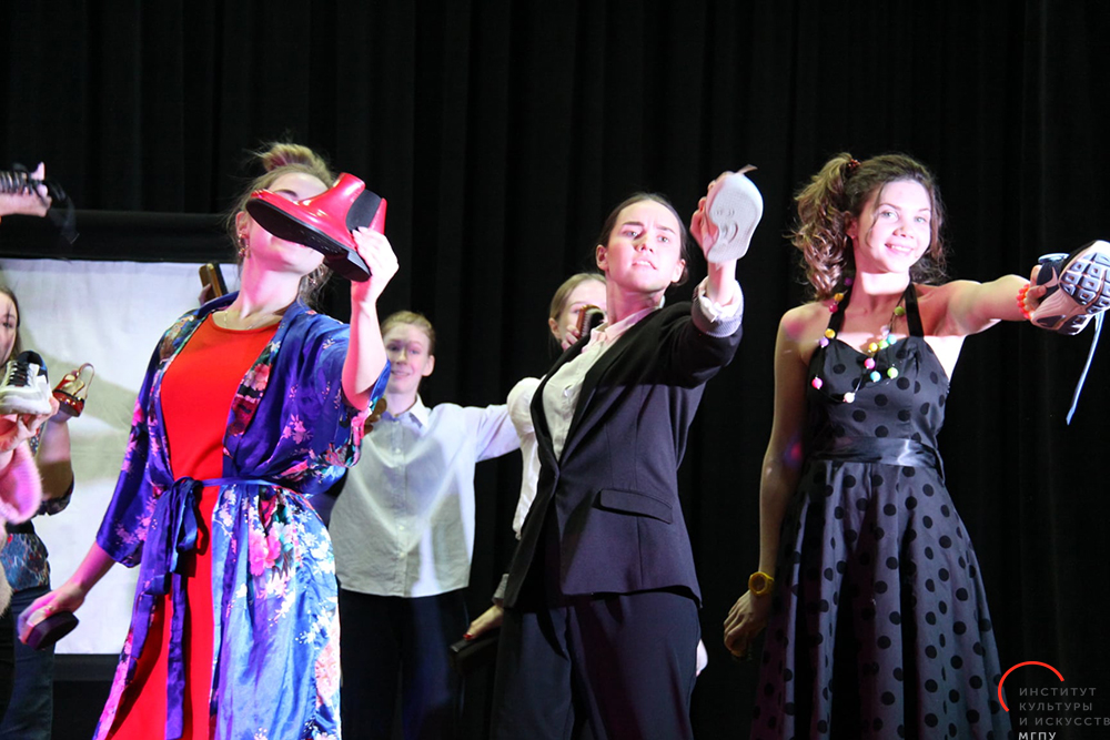 Студенты ИКИ показали «Shoes шоу» в День Сапожника