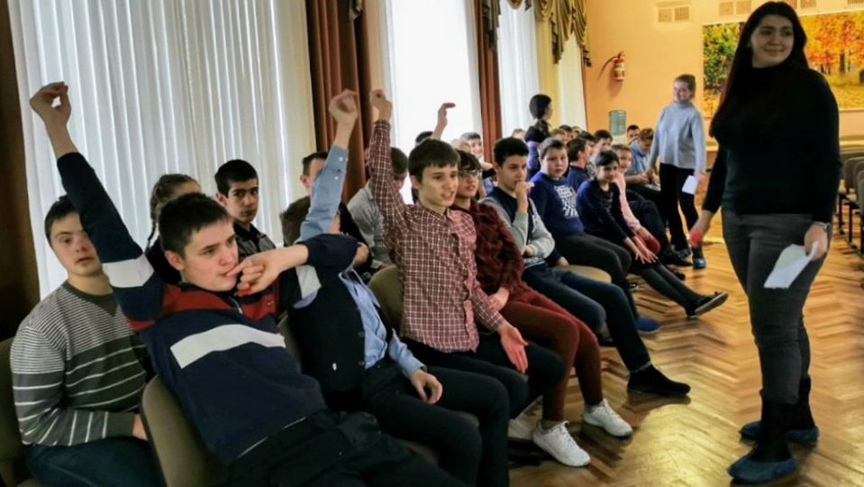 Волонтёры — детям с ограниченными возможностями