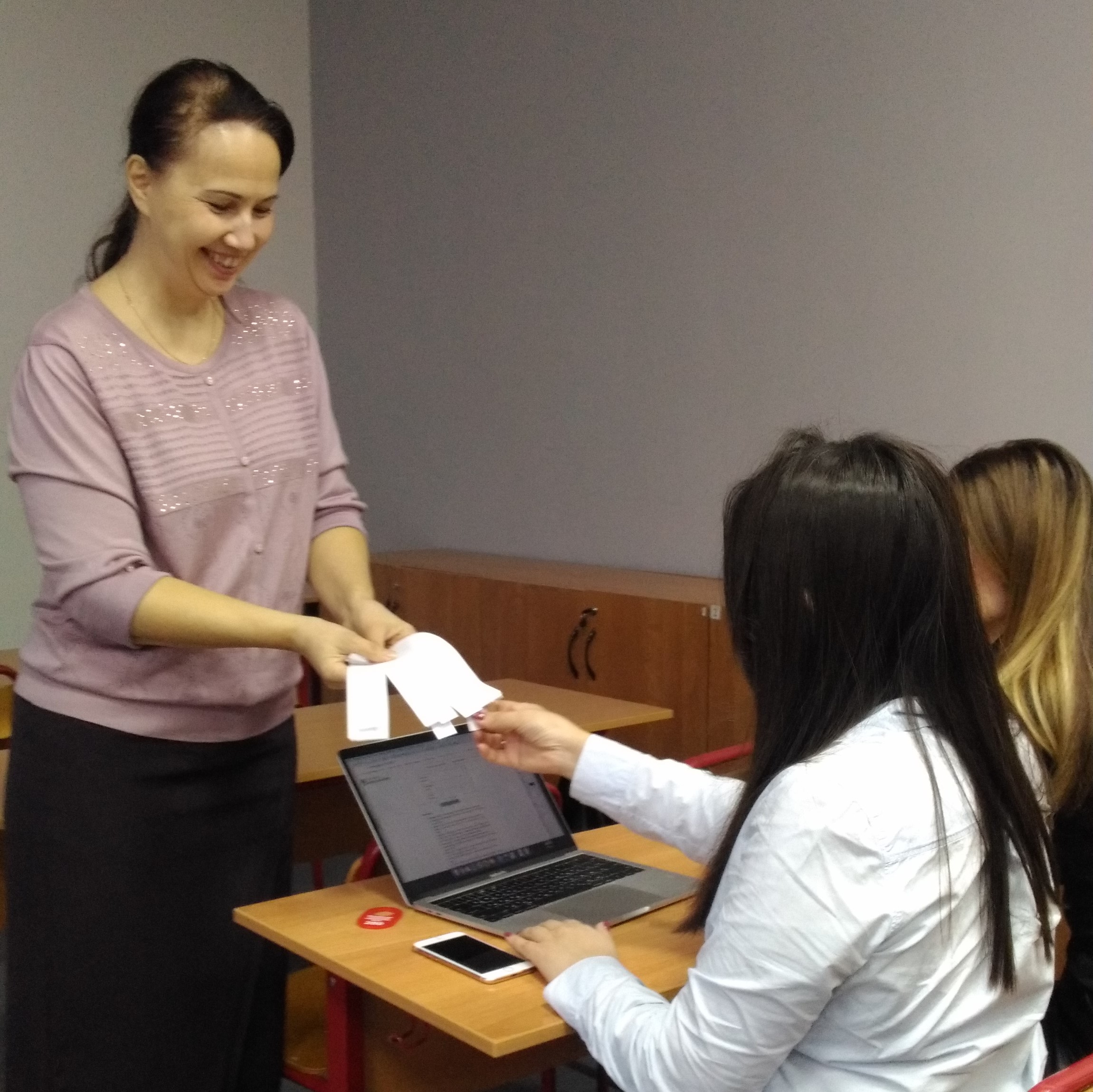 Формирование эмоциональной привязанности к&nbsp;матери в&nbsp;раннем детстве