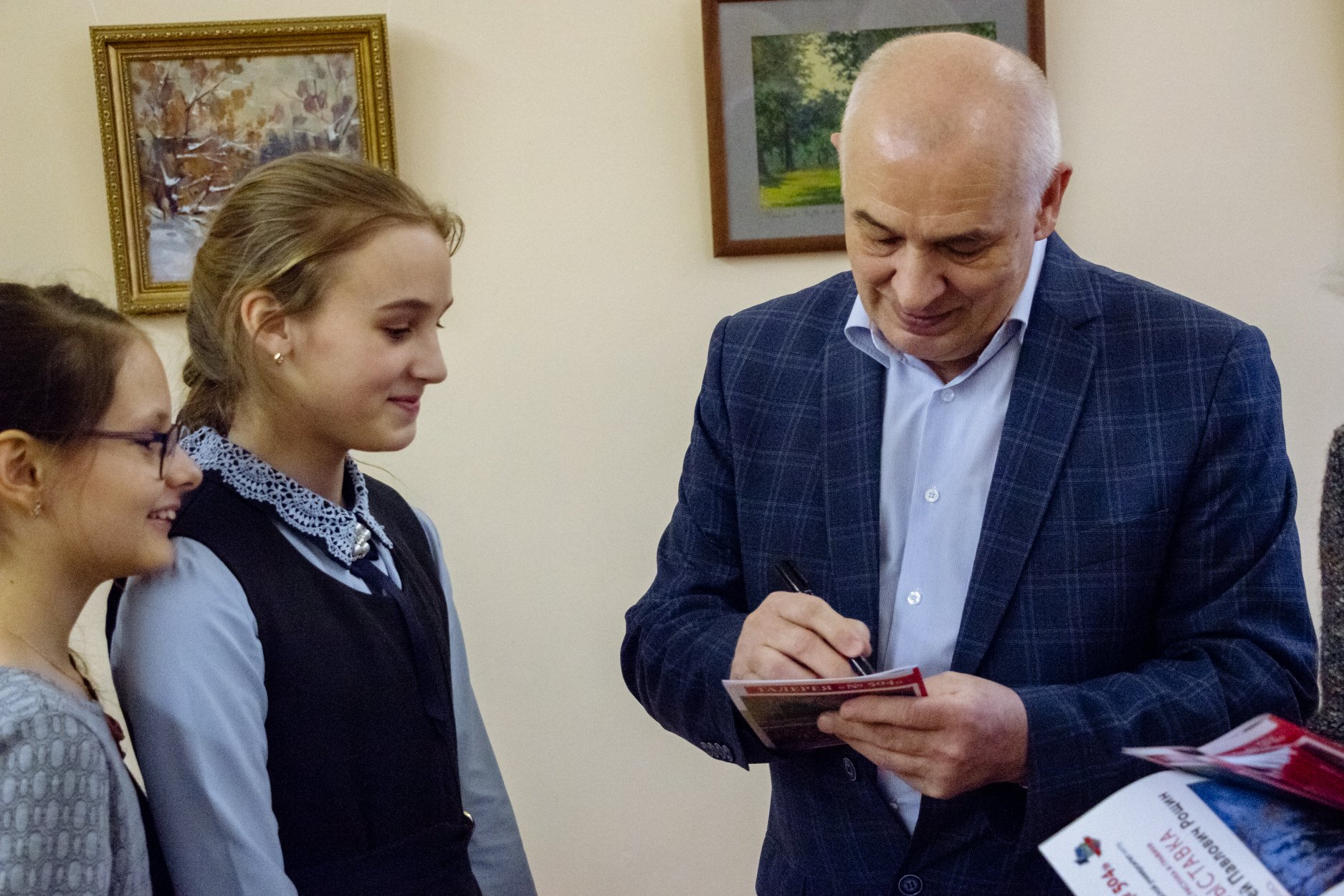 Открылась выставка профессора Сергея Рощина