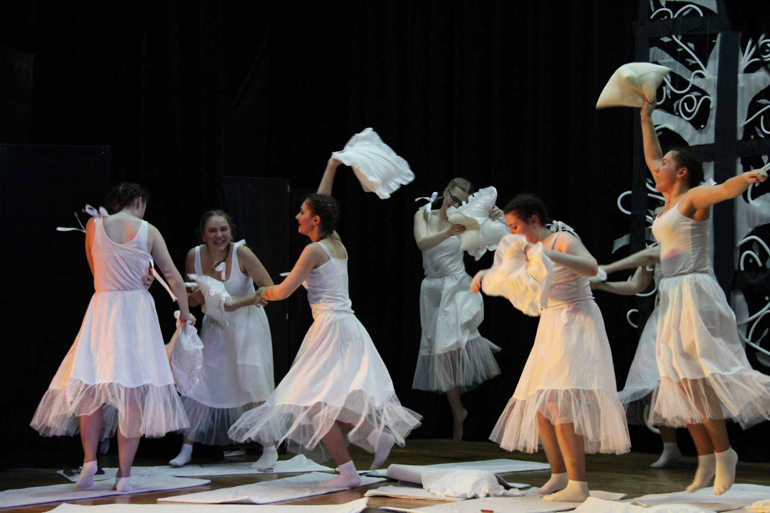 21.02.20 Институтки. Показ. И. Смирнова, 3 курс ХО ИКИ122