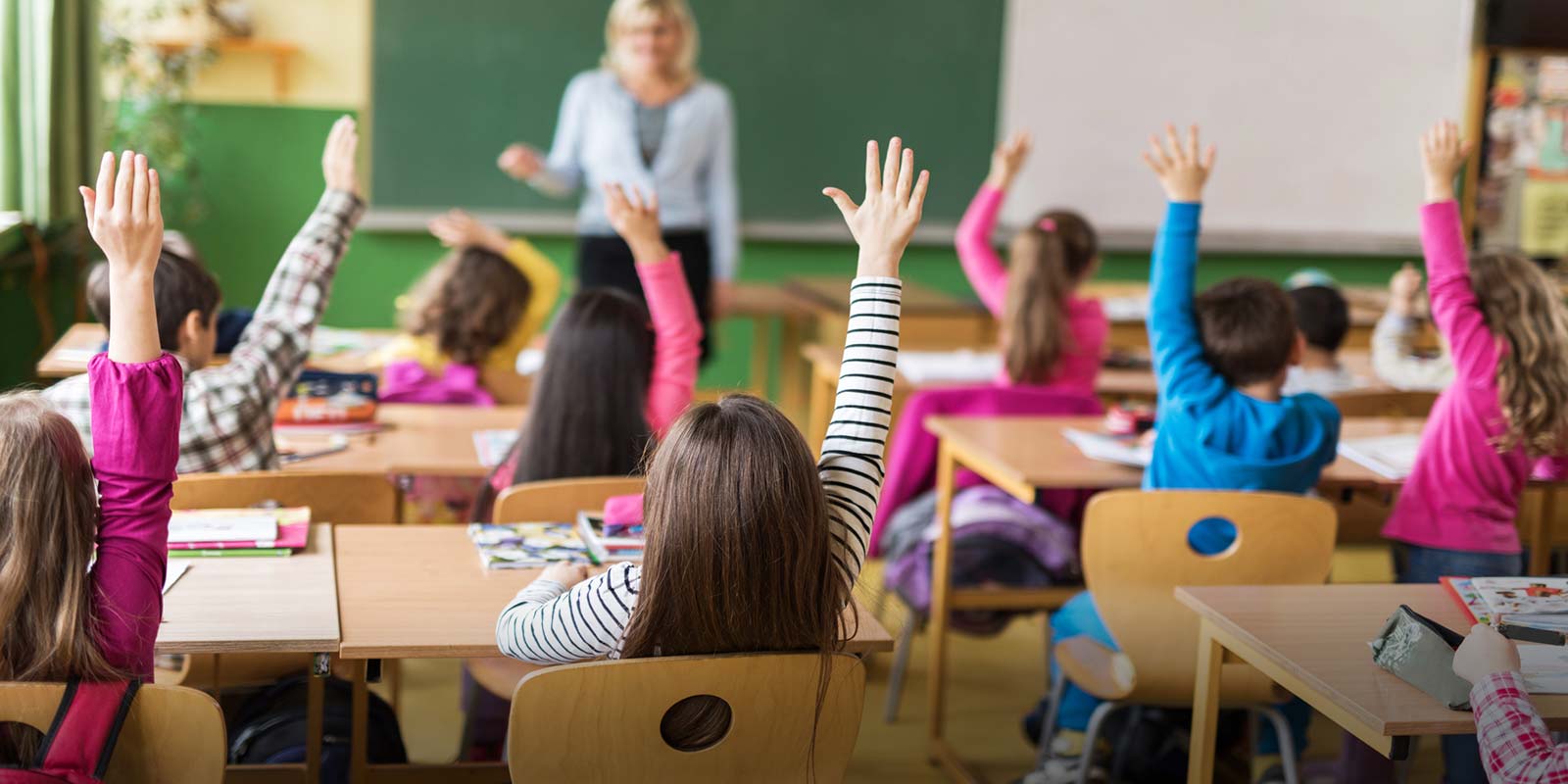 Студенты кафедры романской филологии первоклассникам