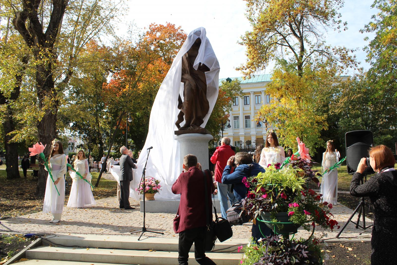 В Пензе появился памятник матери по проекту преподавателя МГПУ