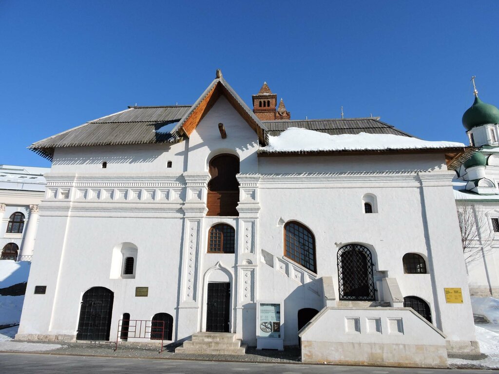 Студенты учат историю и&nbsp;язык в&nbsp;Старом английском дворе