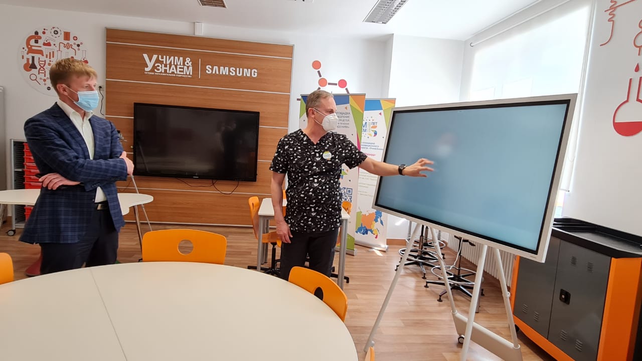 f702c894-79e6-4d7c-81e2-adab3a9ffa99