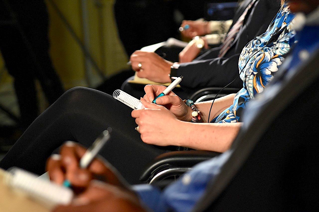 Профессора ИИЯ выступили с&nbsp;докладом на&nbsp;Международной конференции МГЛУ