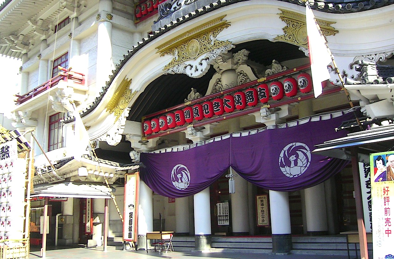 Студенты ИИЯ погрузились в культуру Японии на фестивале J-Fest