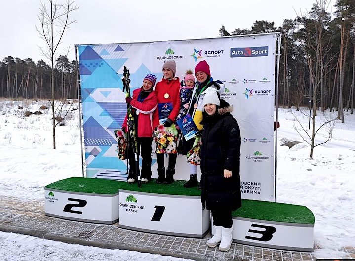 Студентка кафедры китайского языка ИИЯ победила в любительской лыжной гонке