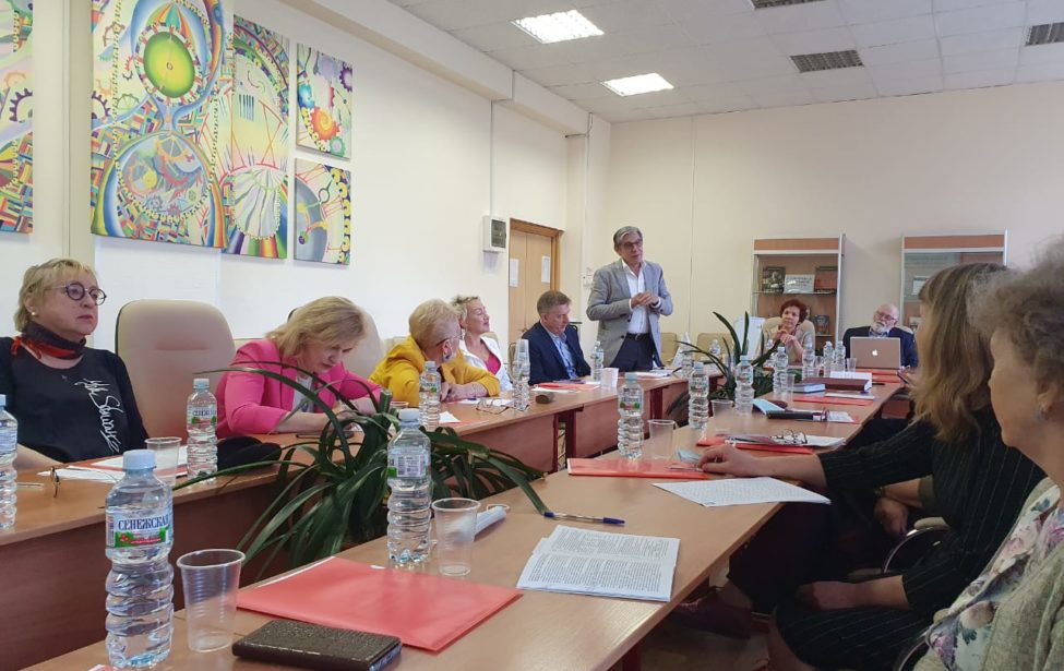 Поздравляем с&nbsp;защитой кандидатской диссертации!