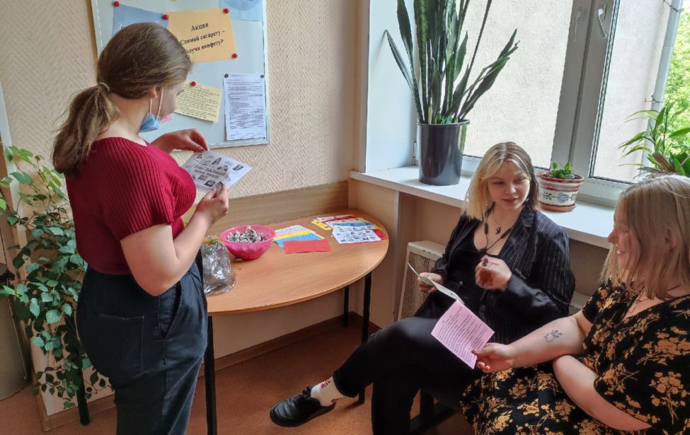 &laquo;Сломай сигарету&nbsp;&mdash; получи конфету&raquo;: колледж против курения