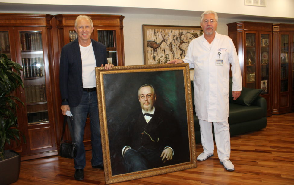 Александр Архипов написал для Боткинской больницы копию портрета С.П. Боткина Ивана Крамского