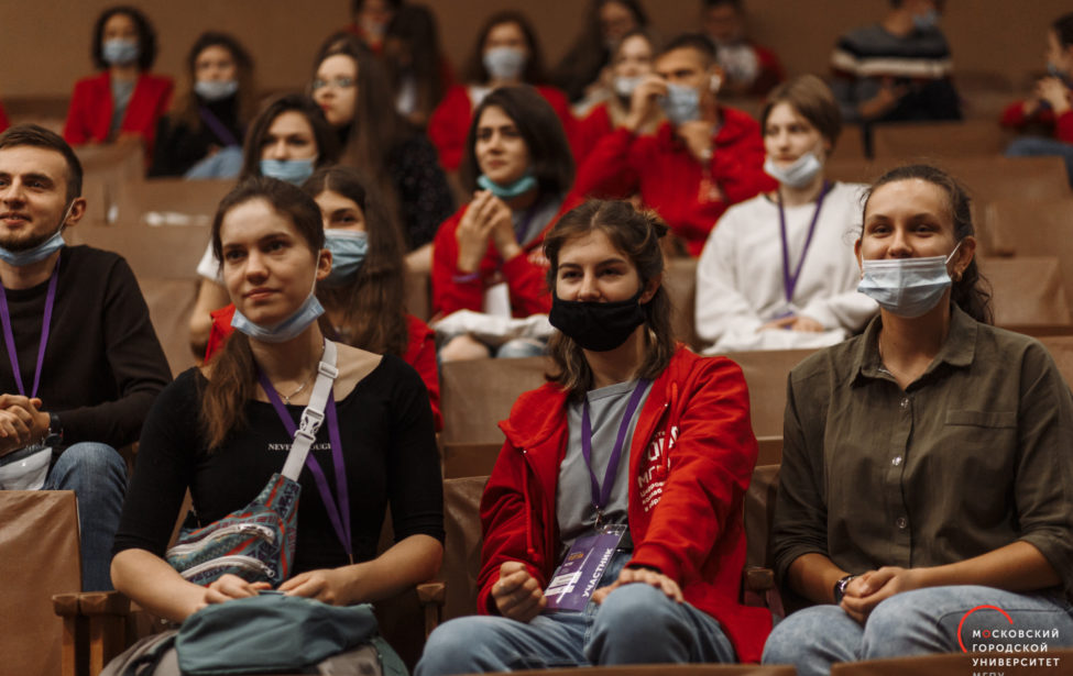 Цифровые коллаборации в образовании: новые нормы и поля понимания