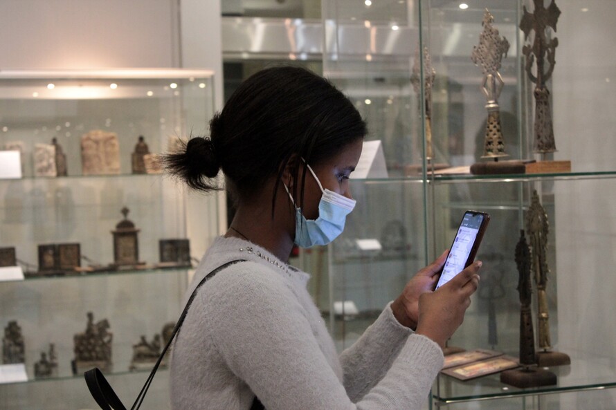 6170635023bb905455b2a344-large