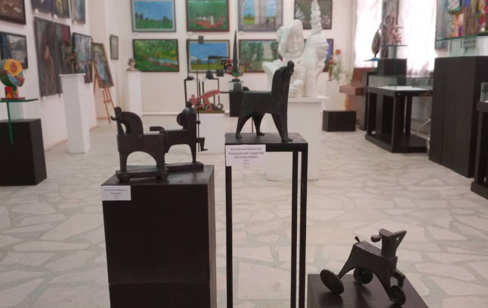 Константин Мамонтов на выставке «Разные сравнения» в Тарусе