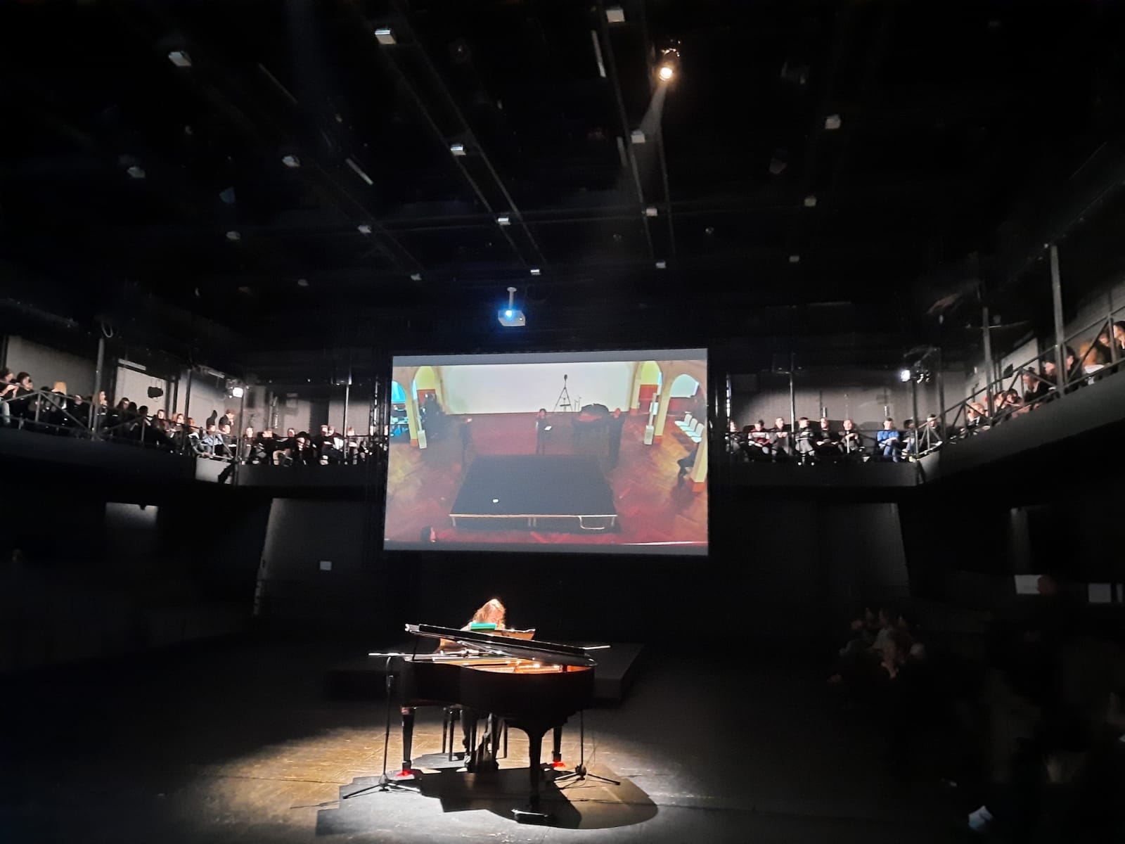 cb002002-3ba2-40d8-957c-b02b0c889a1a