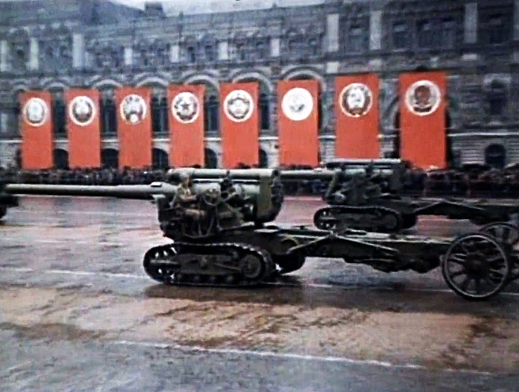 6. Артиллерия на параде 24 июня 1945 года