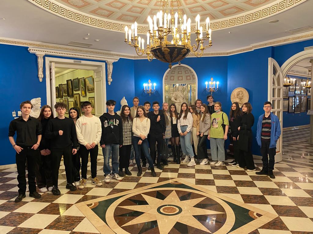 28d8129b-272b-48d4-bc33-357358a28ee0