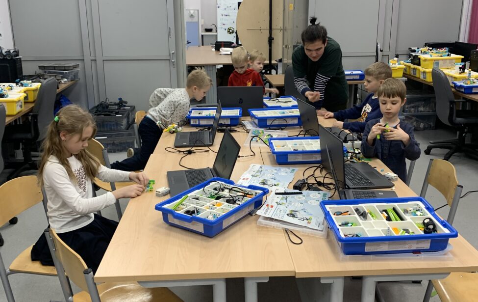 Самых маленьких робототехников ждём на&nbsp;LEGO WEDO