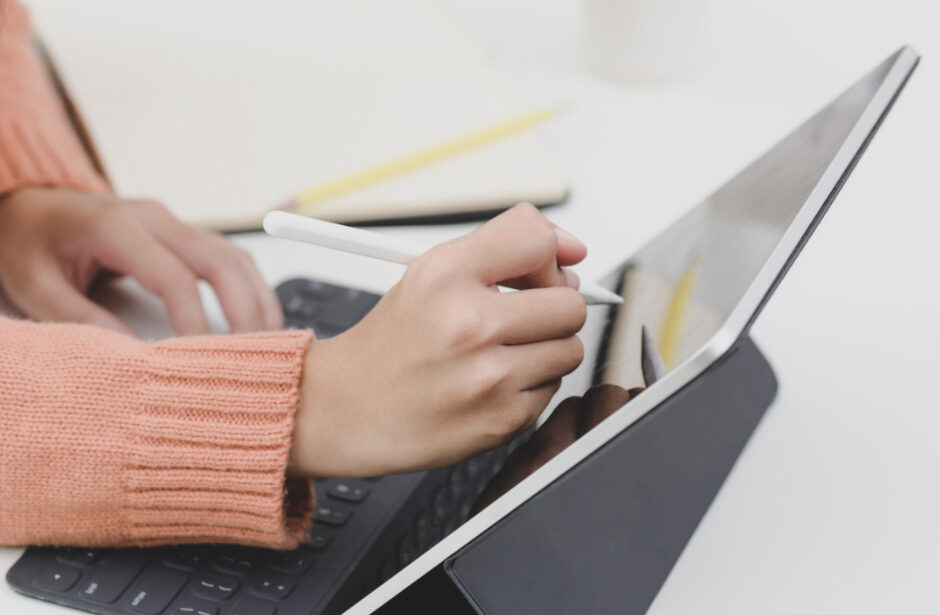 В ИЦО издан новый выпуск дайджеста «Цифровые технологии в образовании»