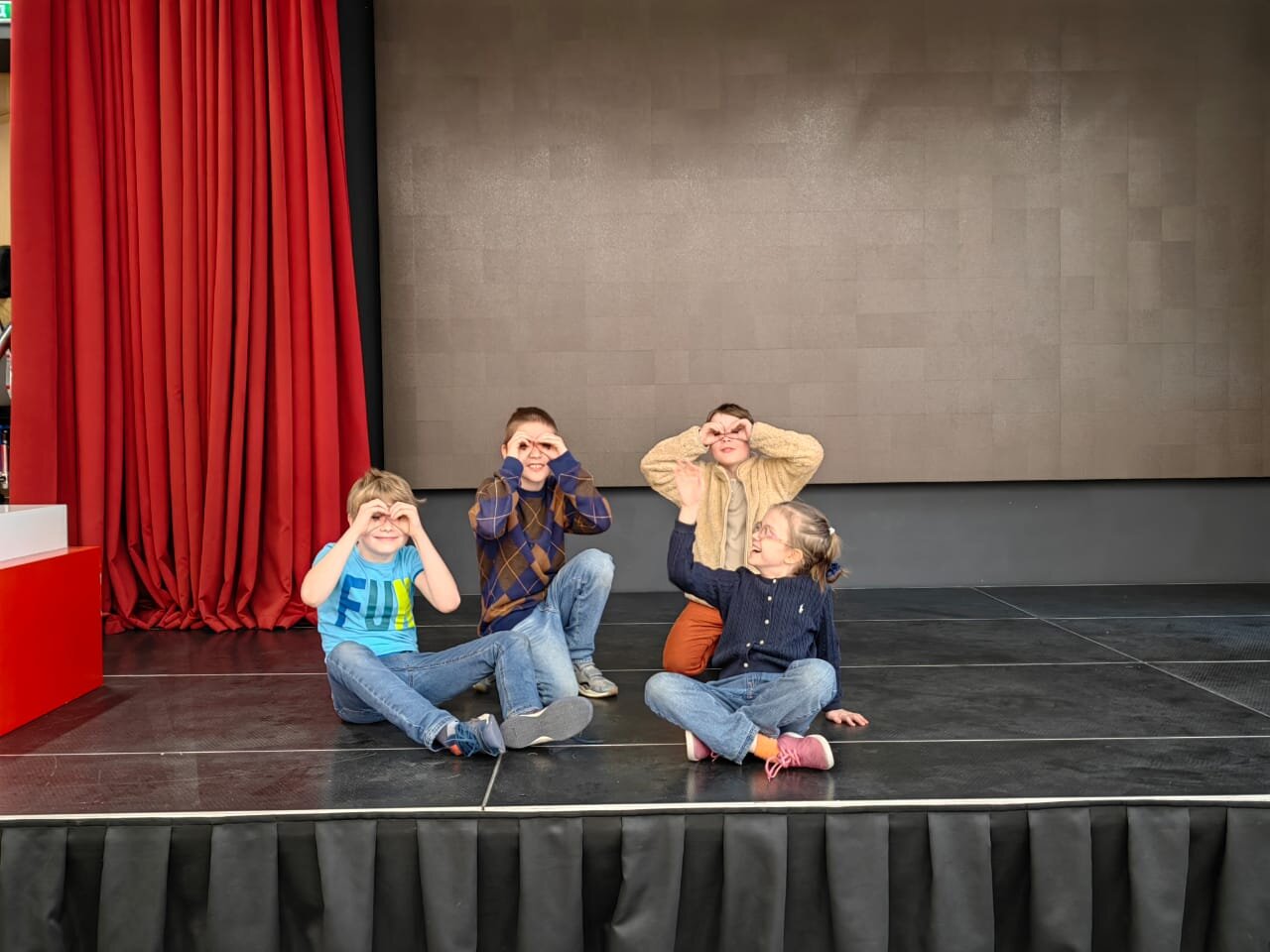 Завершилась образовательная смена Happy day