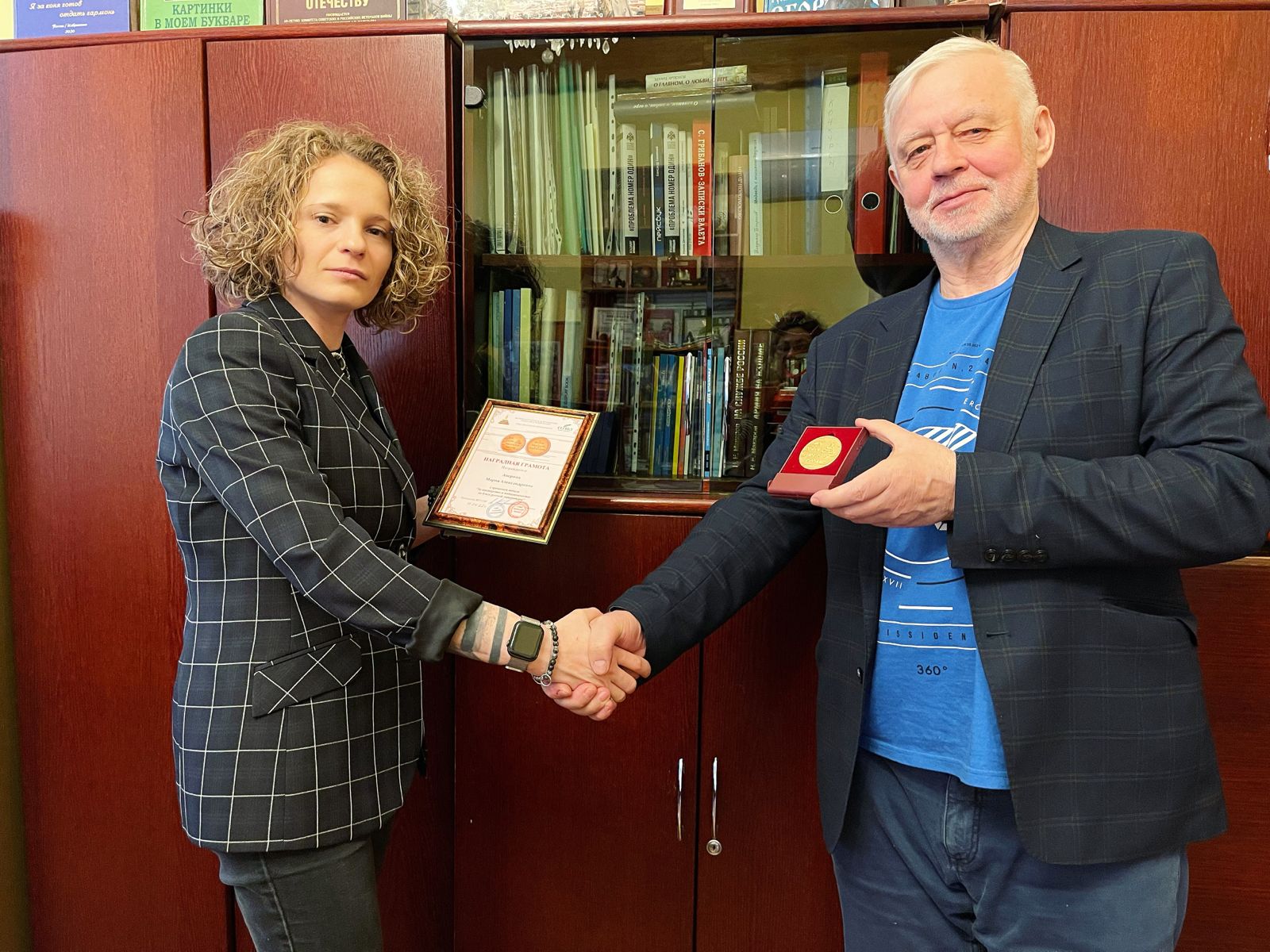 Мария Аверина награждена золотой медалью Союза писателей России