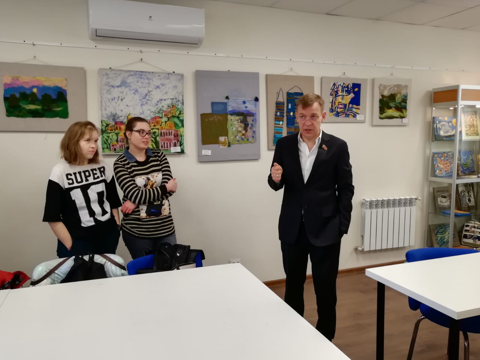 f2432edb-3a5e-4d4a-a7b4-d63f3ab000a2