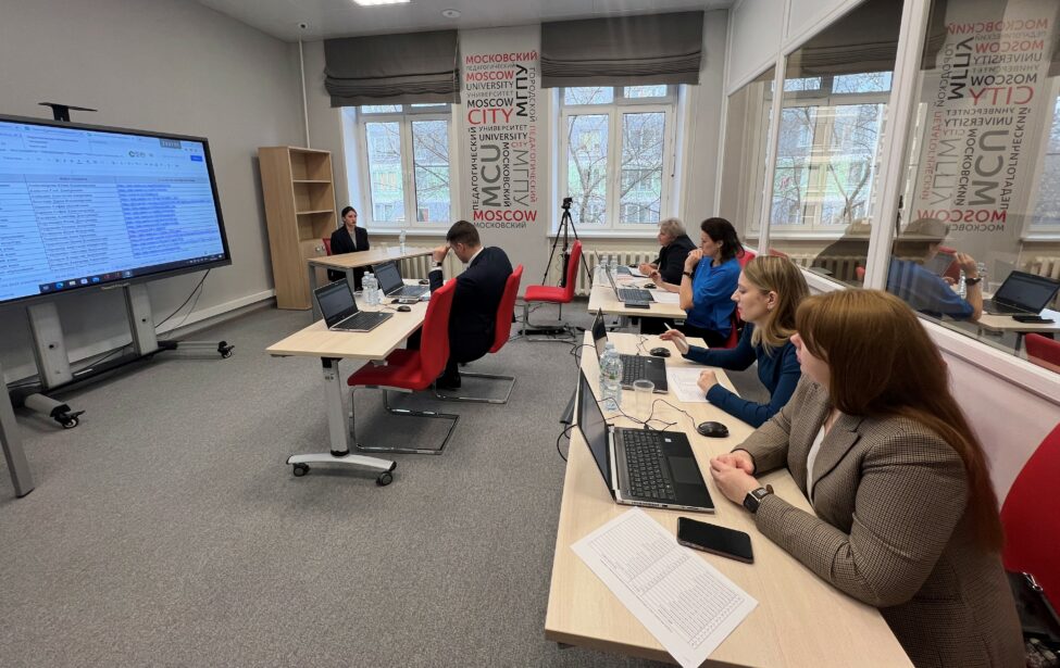 Более 100 студентов выпускных курсов успешно прошли собеседование