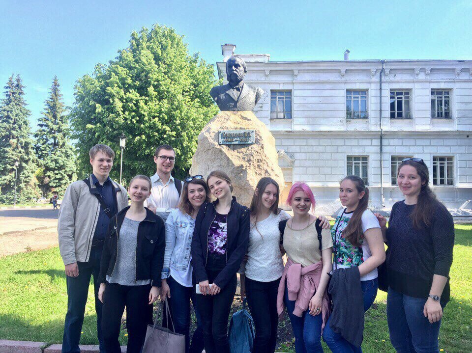 5 Ульяновск-памятник-Гончаров 2017