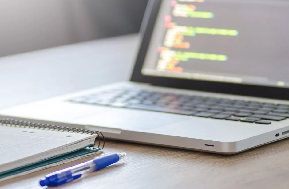 В ИЦО вышел апрельский выпуск дайджеста «Цифровые технологии в образовании»