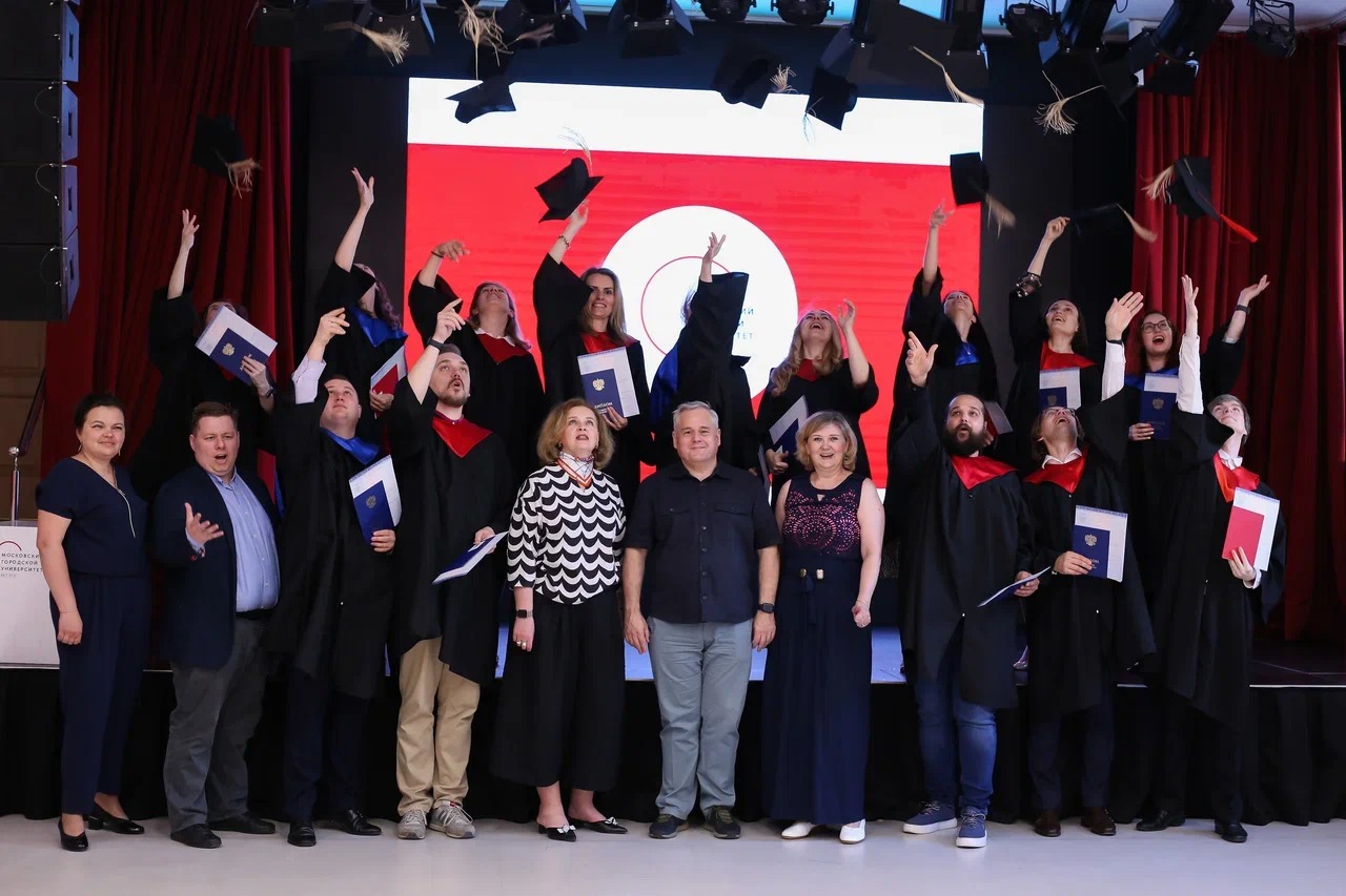 Выпускники управленческих магистратур получили дипломы