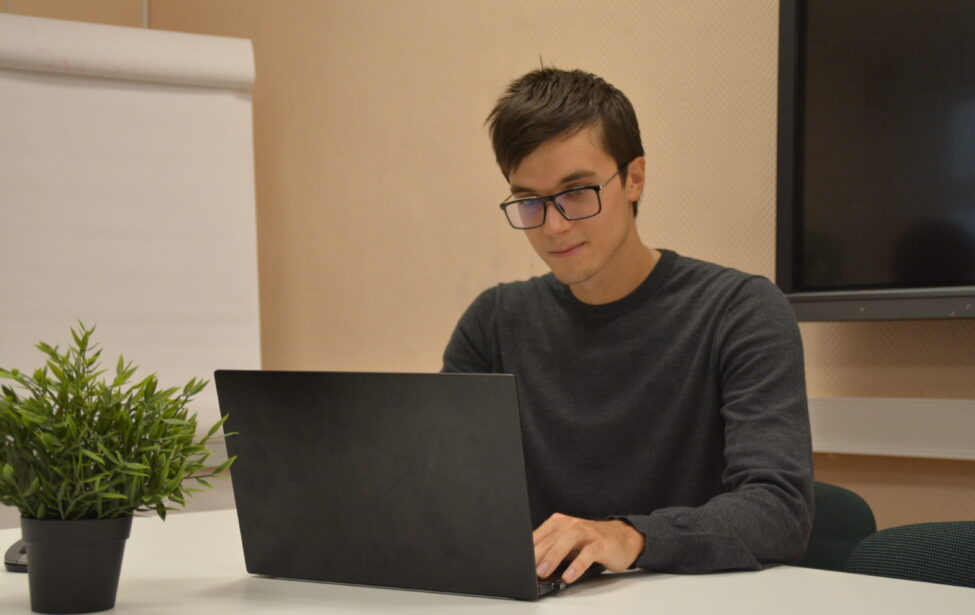 Максим Бурьянов на&nbsp;встрече экспертов СПЕКА